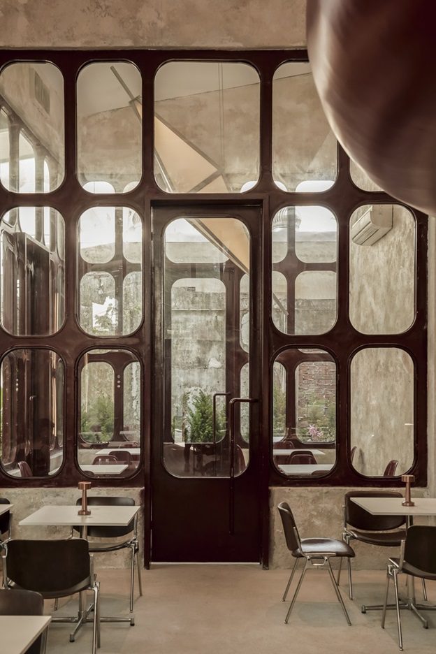 Reden Café & Bistro: Kiệt Tác Kiến Trúc Độc Đáo Giữa Lòng Đà Nẵng 6 1 20240615172038550 img 1