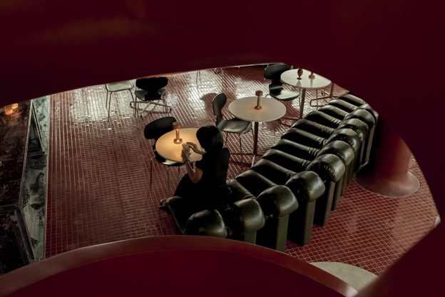 Reden Café & Bistro: Kiệt Tác Kiến Trúc Độc Đáo Giữa Lòng Đà Nẵng 13 1 20240615172542563 img 1