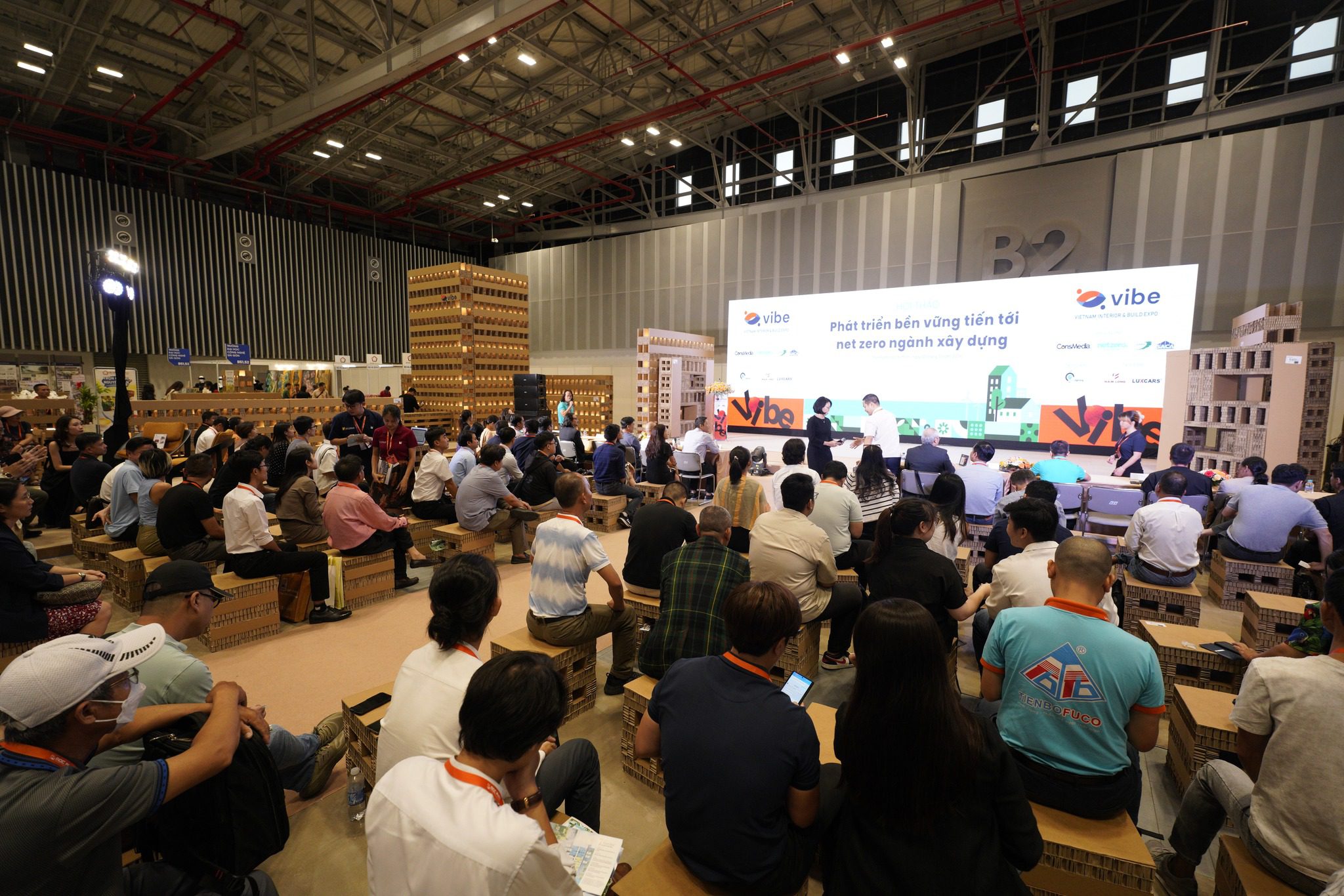 Hội thảo "Phát triển Bền vững - Tiến tới Net Zero ngành Xây dựng" tại VIBE 2024 đã diễn ra thành công! 1 1 20241006230117127 461981126 122167335062246396 9072598463012139852 n