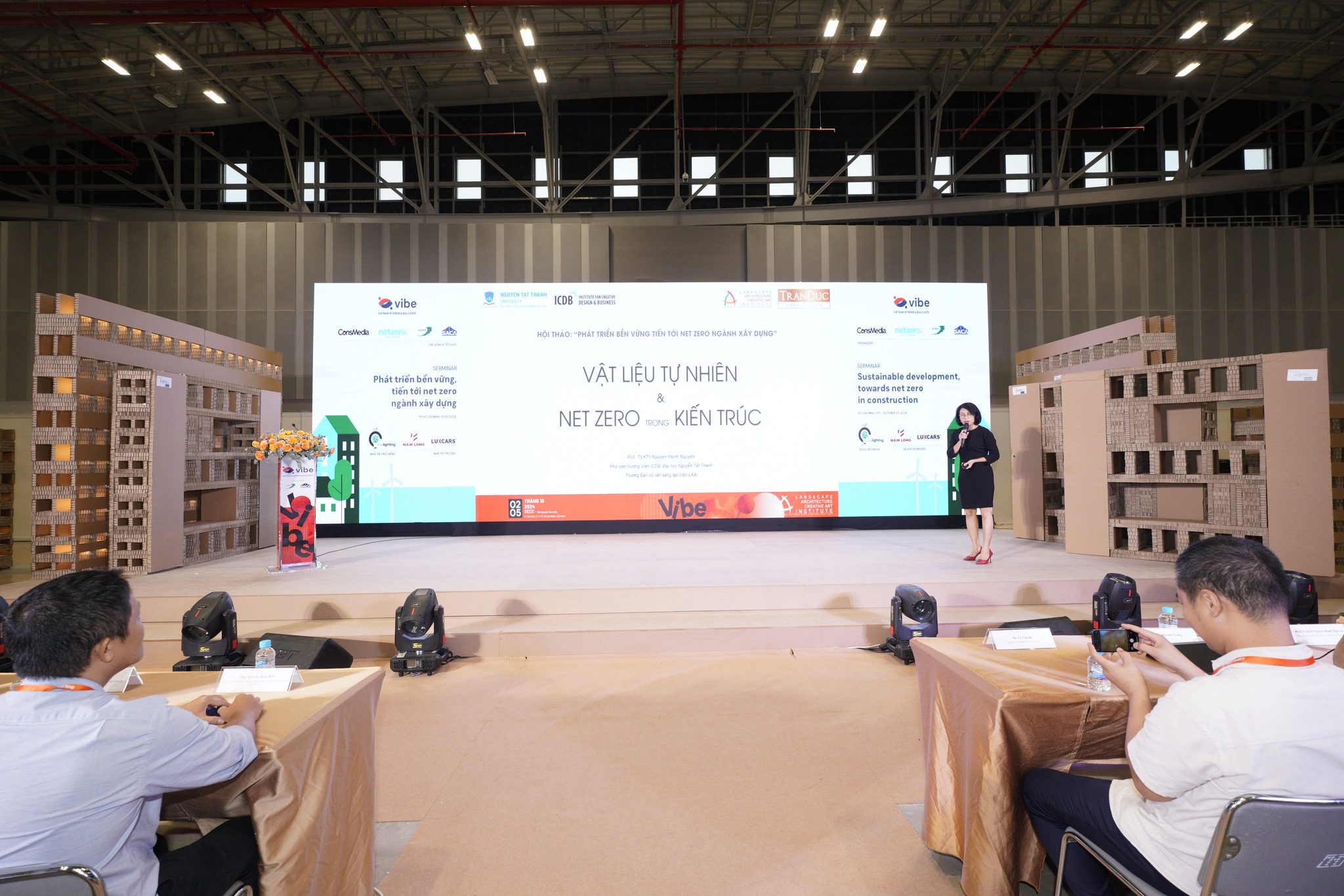 Hội thảo "Phát triển Bền vững - Tiến tới Net Zero ngành Xây dựng" tại VIBE 2024 đã diễn ra thành công! 8 1 20241006230223466 462076477 122167334876246396 4715100342753379898 n