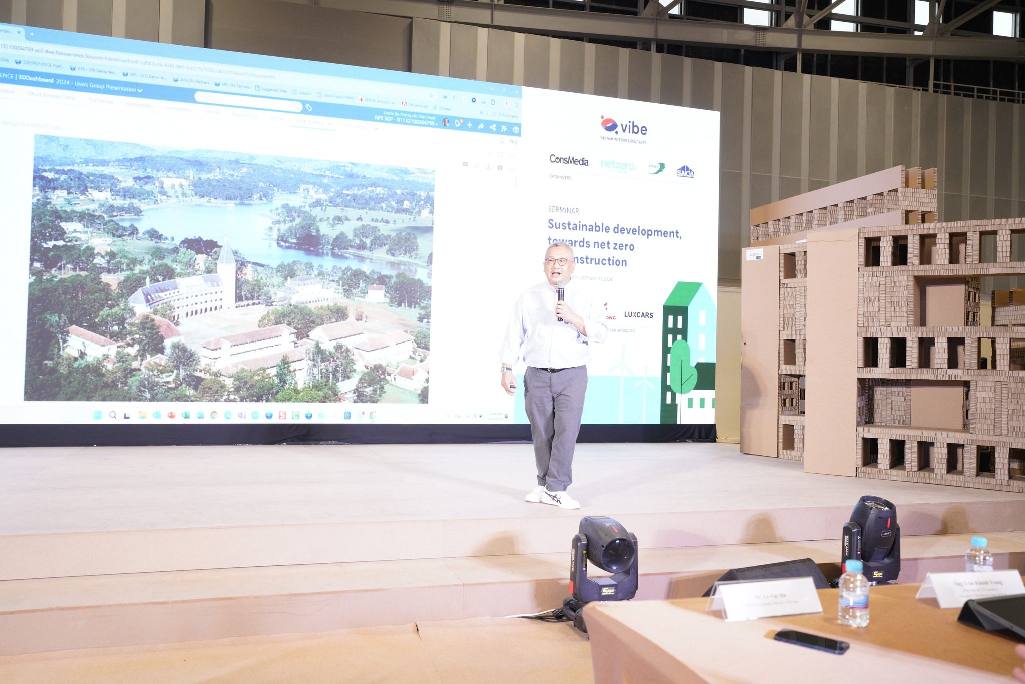 Hội thảo "Phát triển Bền vững - Tiến tới Net Zero ngành Xây dựng" tại VIBE 2024 đã diễn ra thành công! 9 1 20241006230236262 462000031 122167334708246396 4880218267400318718 n