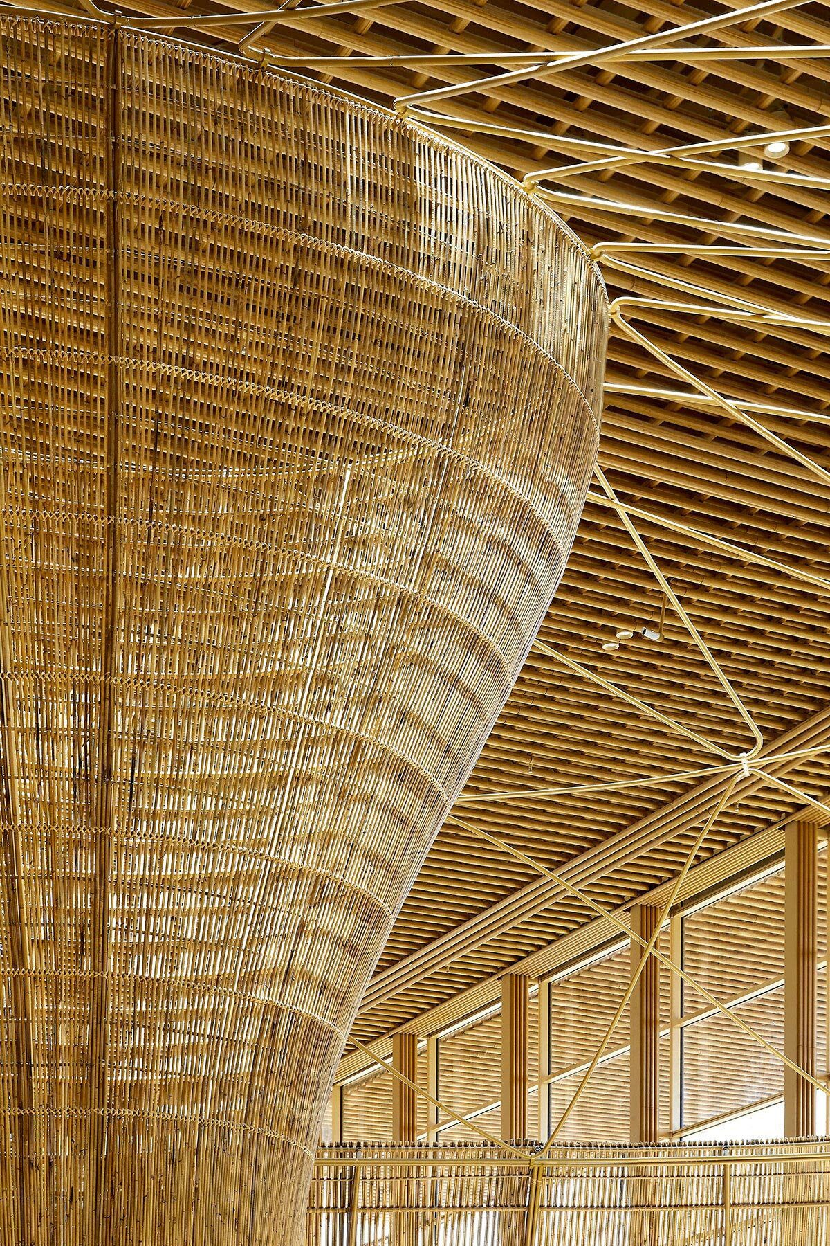 Đột phá nghệ thuật với mây tre uốn lượn tại Sân bay Quốc tế Kempegowda 13 enter projects SOM kempegowda international airport interiors designboom 011