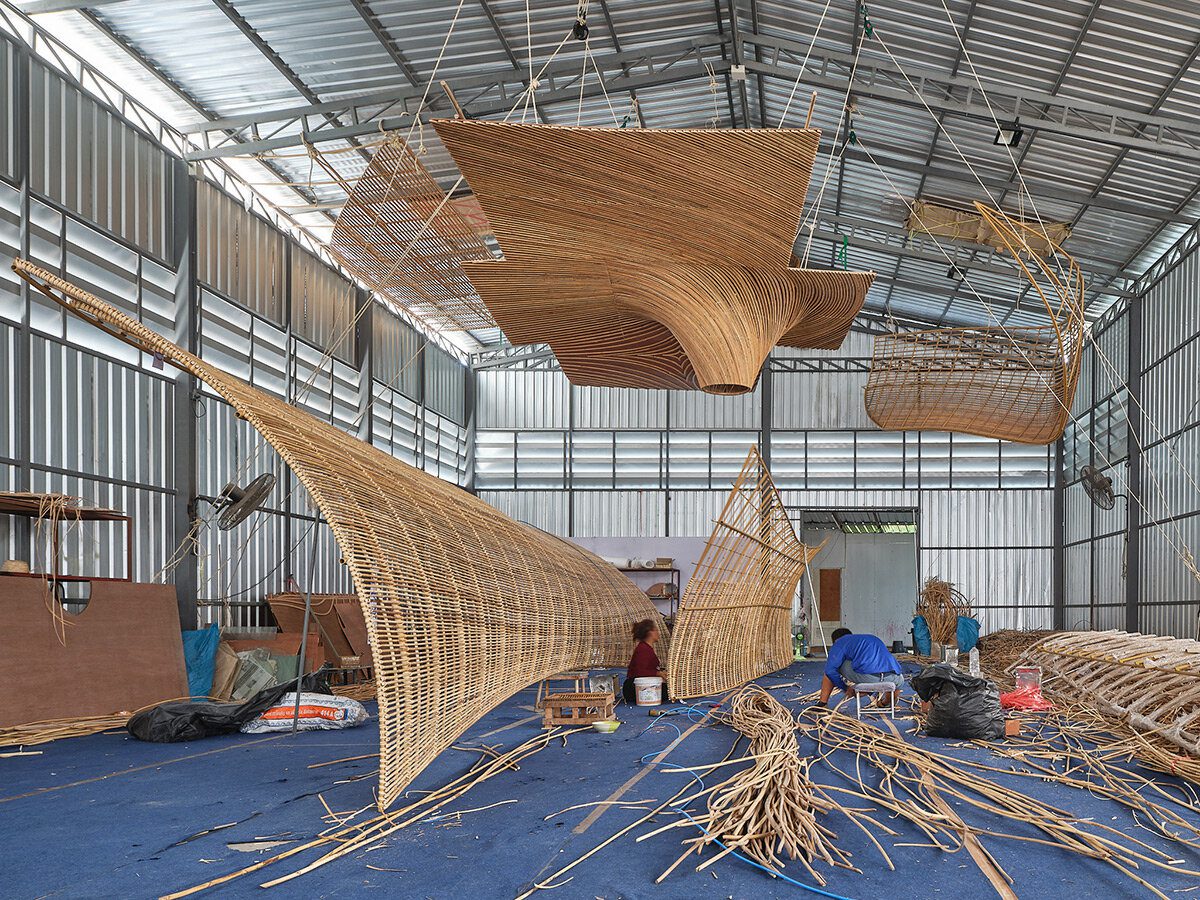 Đột phá nghệ thuật với mây tre uốn lượn tại Sân bay Quốc tế Kempegowda 8 enter projects SOM kempegowda international airport interiors designboom 025