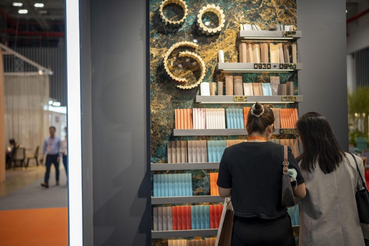 Trien lam VIBE 2026 ngay may